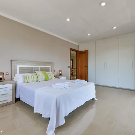 Guzman - Senieta Villa *